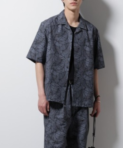 NANO universe(ナノユニバース)の「ボタニカルパターンサッカーシャツ 半袖(シャツ/ブラウス・メンズ・ホワイト/ブラック/ライトブラウン/ライトグリーン・L/M/S)」の2枚目の写真