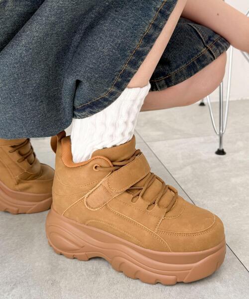 WEGO（ウィゴー）の「WEGO/【25年春夏新作】ハイカットベルト厚底スニーカー（スニーカー・レディース・ブラック/キャメル/ホワイト・MEDIUM/LARGE）」の3枚目の写真