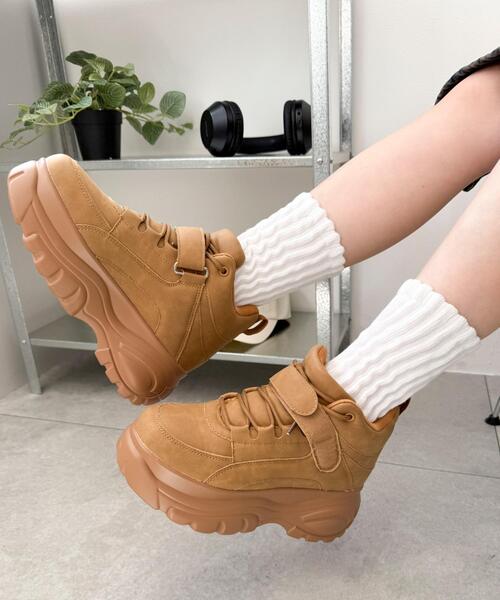 WEGO（ウィゴー）の「WEGO/【25年春夏新作】ハイカットベルト厚底スニーカー（スニーカー・レディース・ブラック/キャメル/ホワイト・MEDIUM/LARGE）」の17枚目の写真