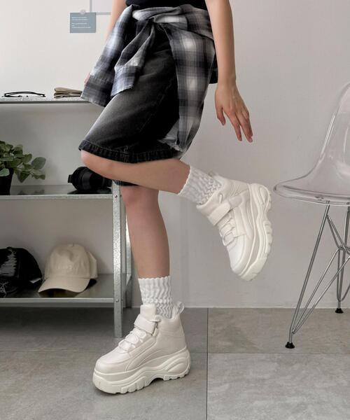 WEGO（ウィゴー）の「WEGO/【25年春夏新作】ハイカットベルト厚底スニーカー（スニーカー・レディース・ブラック/キャメル/ホワイト・MEDIUM/LARGE）」の10枚目の写真