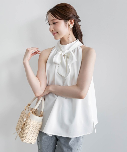 RANDA（ランダ）の「ホルターネックバックリボンブラウス（シャツ/ブラウス・レディース・ホワイト/カーキ/グレー・FREE）」の2枚目の写真