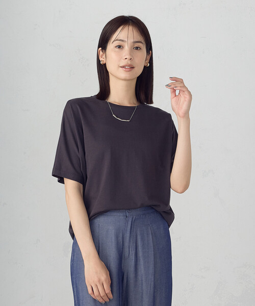 COMME CA ISM（コムサイズム）の「日本の色 カラーＴシャツ（Tシャツ/カットソー・レディース・アイボリー/マスタード/ダークブラウン/オレンジ系/チャコール/ライトグレー系/ブルー/ブラック・SMALL/LARGE/MEDIUM）」の3枚目の写真