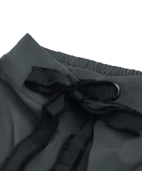 antiqua(アンティカ)の「レイヤード風ワイドパンツ(その他パンツ・レディース・ダークグレー/ブラック・LARGE/MEDIUM)」の5枚目の写真