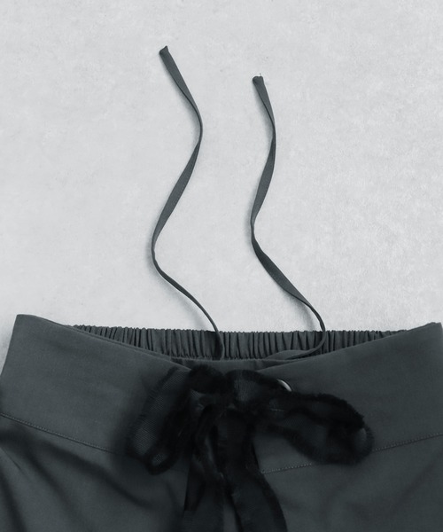 antiqua(アンティカ)の「レイヤード風ワイドパンツ(その他パンツ・レディース・ダークグレー/ブラック・LARGE/MEDIUM)」の9枚目の写真