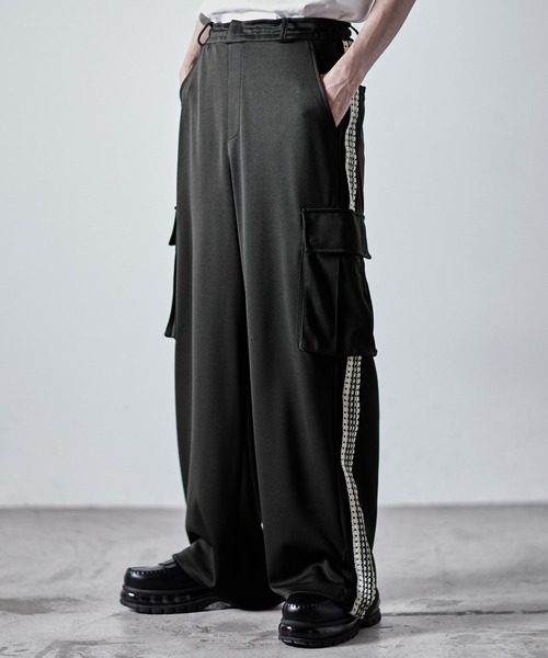 CLEL(クレイル)の「【CLEL】Hand Knitting Track Cargo Pants / ハンドニッティング トラックカーゴパンツ(カーゴパンツ・メンズ・チャコールグレー/ブラック/ライトグレー・L/M/S/XS)」の11枚目の写真