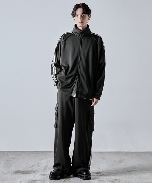 CLEL(クレイル)の「【CLEL】Hand Knitting Track Cargo Pants / ハンドニッティング トラックカーゴパンツ(カーゴパンツ・メンズ・チャコールグレー/ブラック/ライトグレー・L/M/S/XS)」の15枚目の写真
