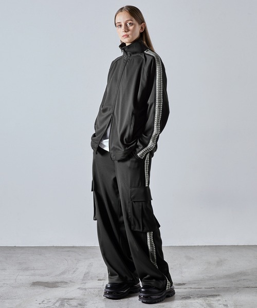 CLEL(クレイル)の「【CLEL】Hand Knitting Track Cargo Pants / ハンドニッティング トラックカーゴパンツ(カーゴパンツ・メンズ・チャコールグレー/ブラック/ライトグレー・L/M/S/XS)」の16枚目の写真