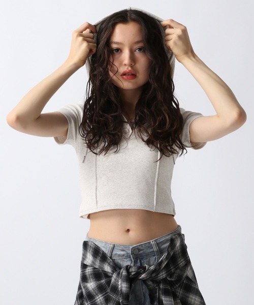 FOREVER 21(フォーエバー トゥエンティーワン)の「【2025SS】スナップボタンフーディー(Tシャツ/カットソー・レディース・ブラック/グレー/ホワイト・FREE)」の7枚目の写真