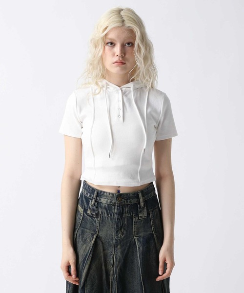 FOREVER 21(フォーエバー トゥエンティーワン)の「【2025SS】スナップボタンフーディー(Tシャツ/カットソー・レディース・ブラック/グレー/ホワイト・FREE)」の17枚目の写真