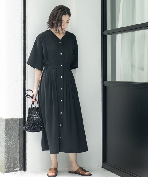 OPAQUE.CLIP(オペークドットクリップ)の「シャーリングフィット&フレアワンピース【洗濯機洗い可】(ワンピース・レディース・ブルー系その他/ワインレッド/ブラック/ダークオリーブ・38/40)」の5枚目の写真