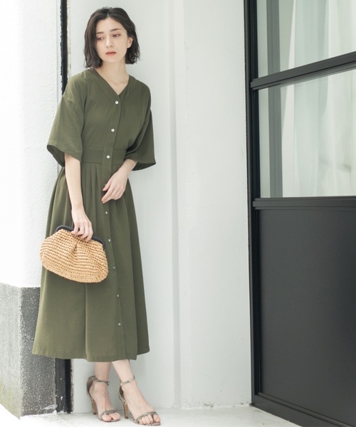 OPAQUE.CLIP(オペークドットクリップ)の「シャーリングフィット&フレアワンピース【洗濯機洗い可】(ワンピース・レディース・ブルー系その他/ワインレッド/ブラック/ダークオリーブ・38/40)」の14枚目の写真