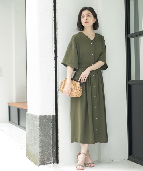 OPAQUE.CLIP(オペークドットクリップ)の「シャーリングフィット&フレアワンピース【洗濯機洗い可】(ワンピース・レディース・ブルー系その他/ワインレッド/ブラック/ダークオリーブ・38/40)」の17枚目の写真