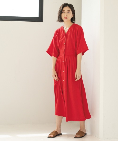 OPAQUE.CLIP(オペークドットクリップ)の「シャーリングフィット&フレアワンピース【洗濯機洗い可】(ワンピース・レディース・ブルー系その他/ワインレッド/ブラック/ダークオリーブ・38/40)」の20枚目の写真