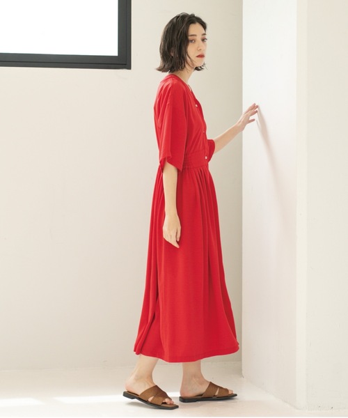 OPAQUE.CLIP(オペークドットクリップ)の「シャーリングフィット&フレアワンピース【洗濯機洗い可】(ワンピース・レディース・ブルー系その他/ワインレッド/ブラック/ダークオリーブ・38/40)」の21枚目の写真