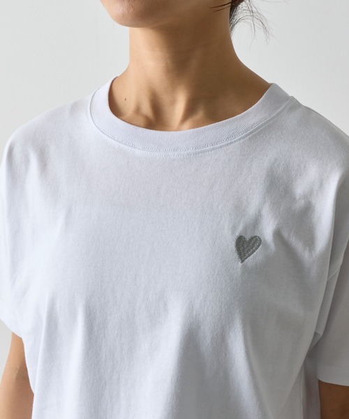 COLONY 2139（コロニートゥーワンスリーナイン）の「ハート刺繍Tシャツ（Tシャツ/カットソー・レディース・ホワイト/ピンク/ブラック/グレー・FREE）」の8枚目の写真