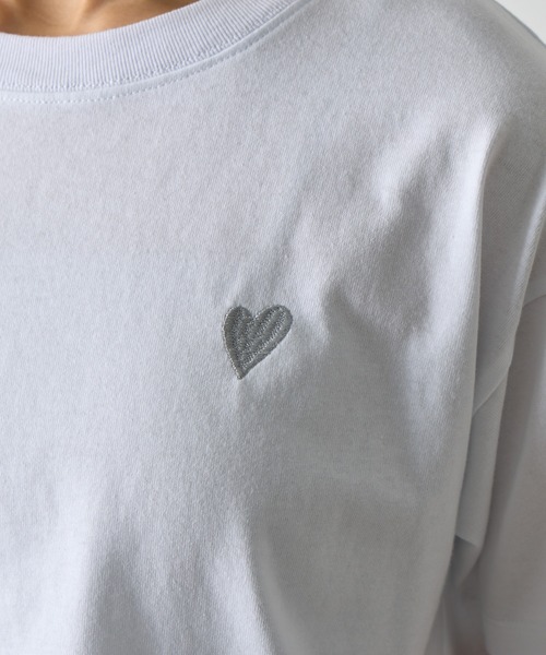 COLONY 2139（コロニートゥーワンスリーナイン）の「ハート刺繍Tシャツ（Tシャツ/カットソー・レディース・ホワイト/ピンク/ブラック/グレー・FREE）」の7枚目の写真