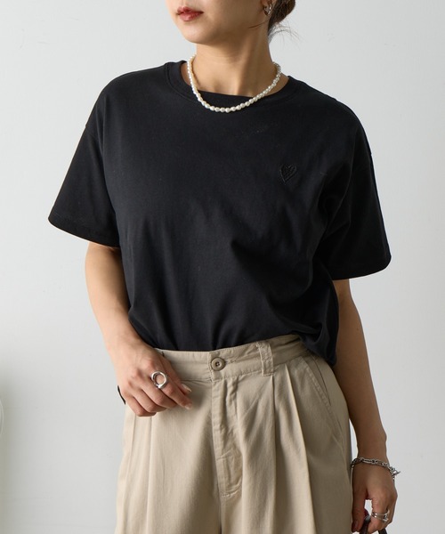 COLONY 2139（コロニートゥーワンスリーナイン）の「ハート刺繍Tシャツ（Tシャツ/カットソー・レディース・ホワイト/ピンク/ブラック/グレー・FREE）」の20枚目の写真