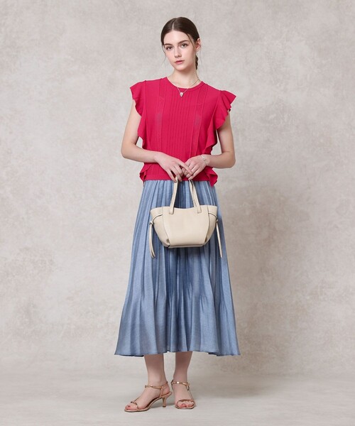 ANAYI（アナイ）の「ビラテラールラッフル プルオーバー（ニット/セーター・レディース・ブラック/オフホワイト/ピンク/ブルー・38/36）」の11枚目の写真