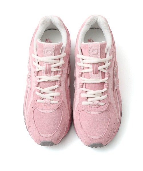 NEW BALANCE(ニューバランス)の「New Balance U204LMMD / ニューバランス U204LMMD【SP】(スニーカー・メンズ・ピンク・22.5cm/23.0cm/23.5cm/24.0cm/24.5cm/25.0cm/25.5cm/26.0cm/26.5cm/27.0cm/27.5cm/28.0cm)」の2枚目の写真