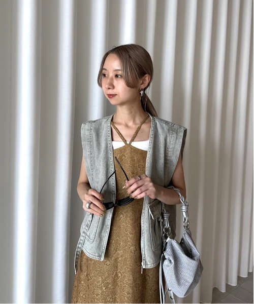 トップス COMPACT FADE DENIM VEST COMPACT FADE DENIM VEST