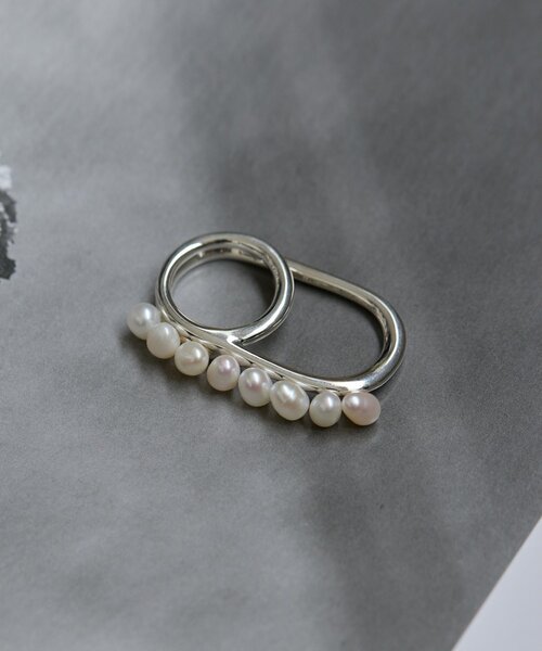 Whim Gazette（ウィムガゼット）の「【Hoaw.】パールダブルリング（リング・レディース・シルバー系その他4・FREE）」の2枚目の写真