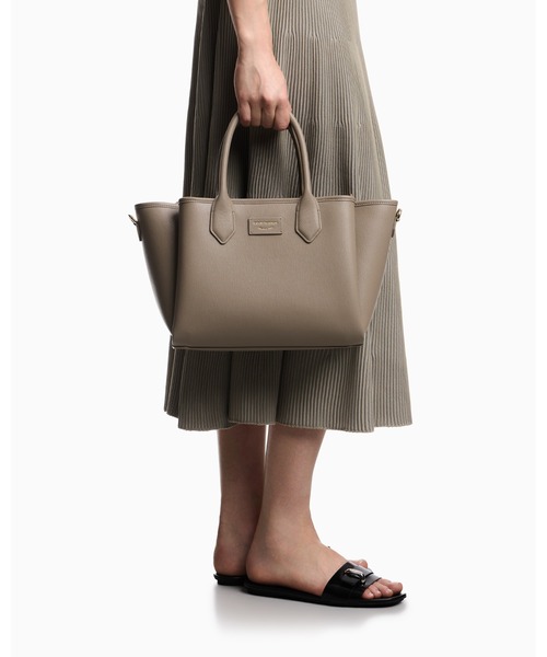 EMPORIO ARMANI(エンポリオアルマーニ)の「【エンポリオ アルマーニ】ショッパー パルメラート仕上げ ミディアム(トートバッグ・レディース・ブラック/レッド/モカ・FREE)」の16枚目の写真