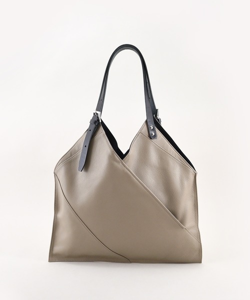 styiro（スタイロ）の「【本革】ベルトショルダーサンカクトート 日本製【ankh+】（トートバッグ・レディース・ブラック/グレイッシュベージュ/ライトグレー・FREE）」の7枚目の写真