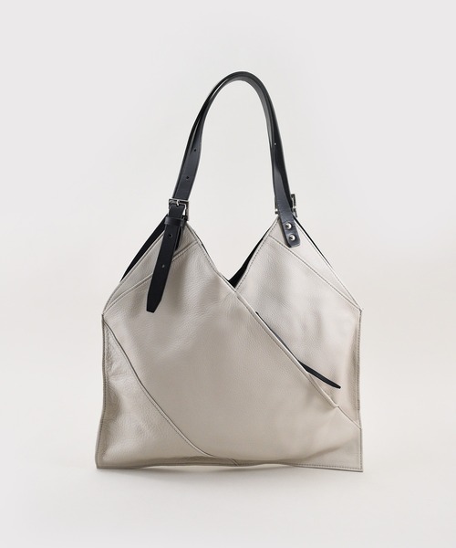 styiro（スタイロ）の「【本革】ベルトショルダーサンカクトート 日本製【ankh+】（トートバッグ・レディース・ブラック/グレイッシュベージュ/ライトグレー・FREE）」の13枚目の写真