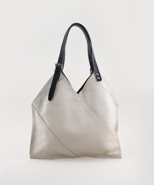 styiro（スタイロ）の「【本革】ベルトショルダーサンカクトート 日本製【ankh+】（トートバッグ・レディース・ブラック/グレイッシュベージュ/ライトグレー・FREE）」の14枚目の写真