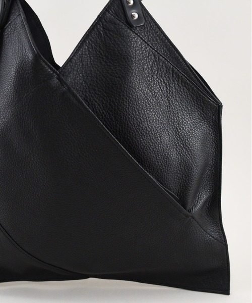 styiro（スタイロ）の「【本革】ベルトショルダーサンカクトート 日本製【ankh+】（トートバッグ・レディース・ブラック/グレイッシュベージュ/ライトグレー・FREE）」の22枚目の写真