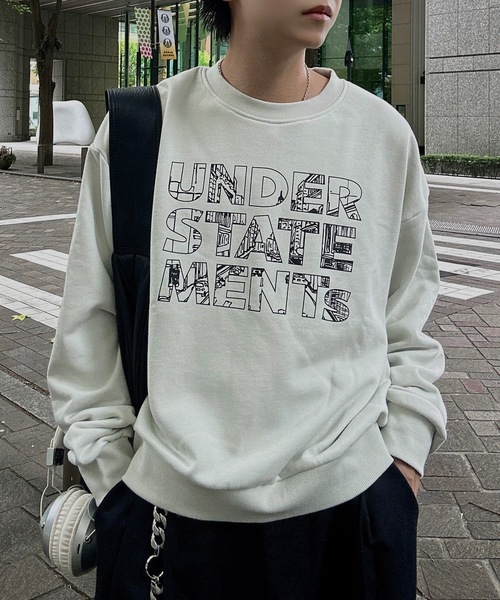 UNDERSTATEMENTs（アンダーステイトメント）の「【ユニセックス】アソートデザインプリントスウェット/全17色（スウェット・メンズ・レッド系その他/ネイビー/グリーン系その他/グレー系その他3/グレー系その他2/レッド/グリーン/ホワイト系その他/ブルー系その他/ブルー/杢グレー/チャコールグレー/ブラック系その他/オフホワイト/ブルー系その他2/グレー系その他/ブラック・LARGE/MEDIUM）」の2枚目の写真