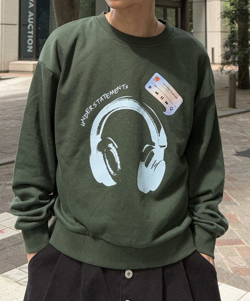 UNDERSTATEMENTs（アンダーステイトメント）の「【ユニセックス】アソートデザインプリントスウェット/全17色（スウェット・メンズ・レッド系その他/ネイビー/グリーン系その他/グレー系その他3/グレー系その他2/レッド/グリーン/ホワイト系その他/ブルー系その他/ブルー/杢グレー/チャコールグレー/ブラック系その他/オフホワイト/ブルー系その他2/グレー系その他/ブラック・LARGE/MEDIUM）」の11枚目の写真