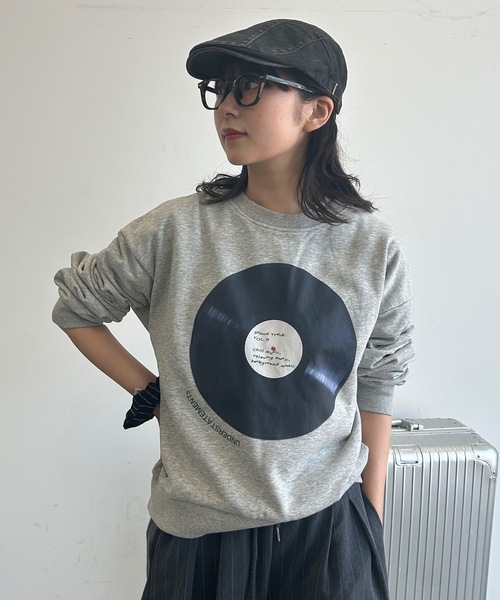 UNDERSTATEMENTs（アンダーステイトメント）の「【ユニセックス】アソートデザインプリントスウェット/全17色（スウェット・メンズ・レッド系その他/ネイビー/グリーン系その他/グレー系その他3/グレー系その他2/レッド/グリーン/ホワイト系その他/ブルー系その他/ブルー/杢グレー/チャコールグレー/ブラック系その他/オフホワイト/ブルー系その他2/グレー系その他/ブラック・LARGE/MEDIUM）」の9枚目の写真