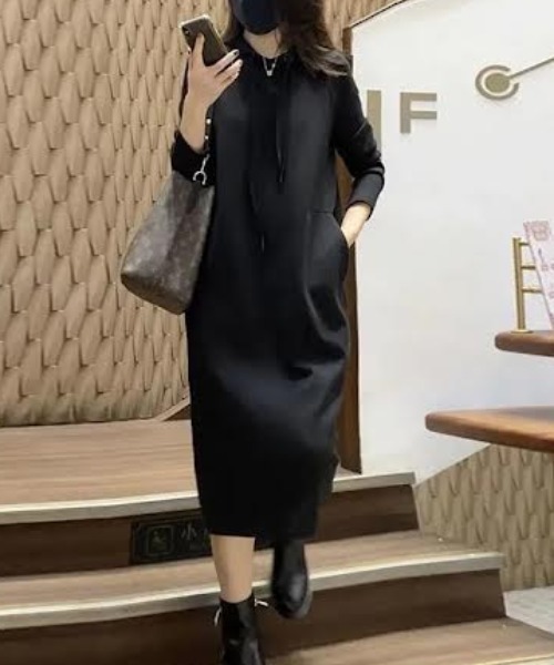 cammie(キャミー)の「サイドポケットフーディーワンピース(ワンピース・レディース・ベージュ/ブラック・L/M)」の1枚目の写真