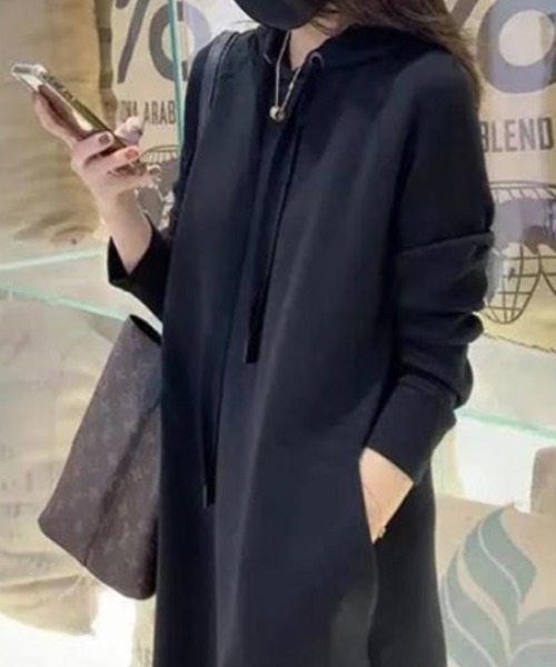cammie(キャミー)の「サイドポケットフーディーワンピース(ワンピース・レディース・ベージュ/ブラック・L/M)」の5枚目の写真