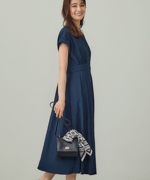 INDIVI(インディヴィ)の「フレアワンピース(ワンピース・レディース・サックスブルー/ナチュラル/ネイビー・38/15 /13/40/36)」の21枚目の写真