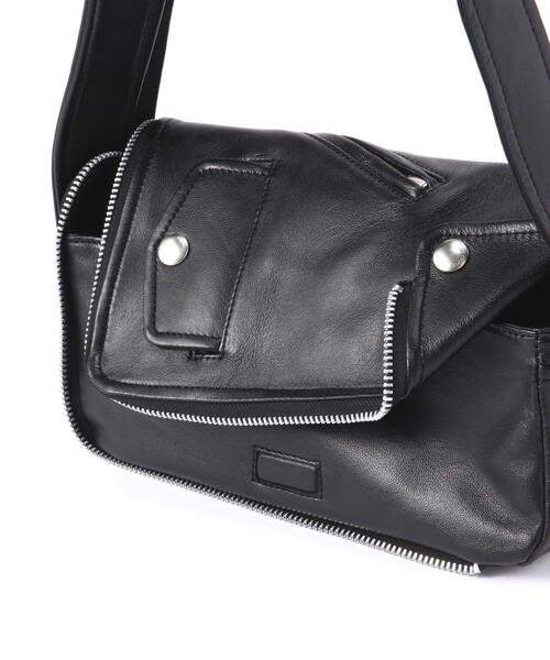 beautiful people（ビューティフルピープル）の「beautiful people/ビューティフルピープル/riders flap shoulder bag（ショルダーバッグ・レディース・ブラック・F）」の9枚目の写真