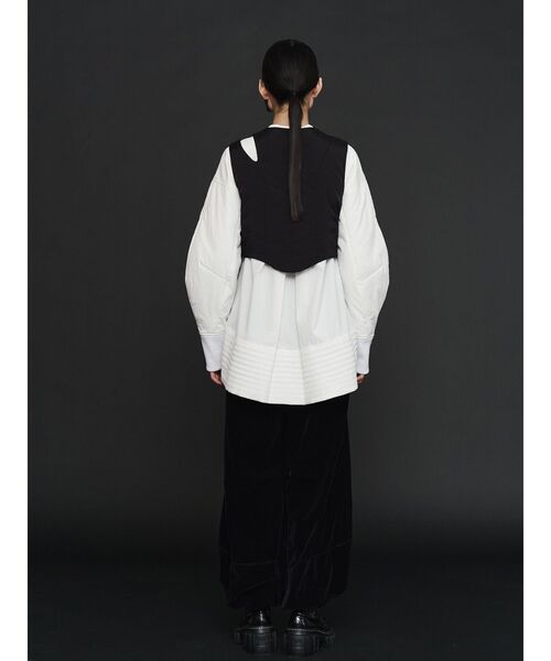 UN3D.(アンスリード)の「ARMOR SHORT VEST / アーマーショートベスト(その他トップス・レディース・キャメル/ブラック/カーキ・FREE)」の17枚目の写真