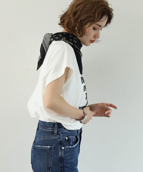 Gready Brilliant（グレディブリリアン）の「発泡プリントワイドフレンチT（Tシャツ/カットソー・レディース・チャコールグレー/オフホワイト/グレイッシュベージュ・38）」の5枚目の写真