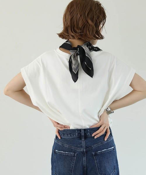 Gready Brilliant（グレディブリリアン）の「発泡プリントワイドフレンチT（Tシャツ/カットソー・レディース・チャコールグレー/オフホワイト/グレイッシュベージュ・38）」の6枚目の写真