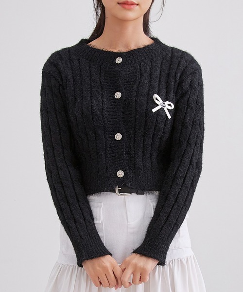 Lace Ladies(レースレディース)の「リボン ブローチ付き シャギー リブ ニット カーディガン(カーディガン/ボレロ・レディース・アイボリー/ブルー/ブラック・FREE)」の8枚目の写真