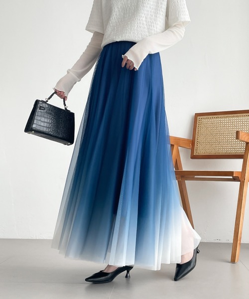 ABITOKYO(アビトーキョー)の「グラデーションボリュウームチュールスカート(スカート・レディース・ブルー/ネイビー/パープル・M/L/XL)」の1枚目の写真