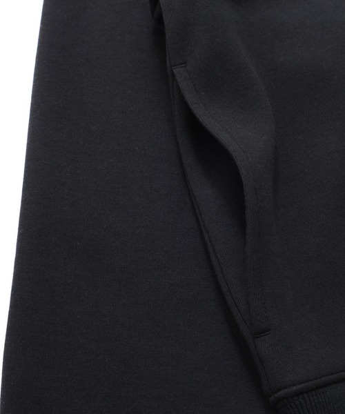 Arnold Palmer（アーノルドパーマー）の「ダンボールニット コンパクト ZIPパーカー（パーカー・レディース・アイボリー/ブラック・S/L/M）」の12枚目の写真