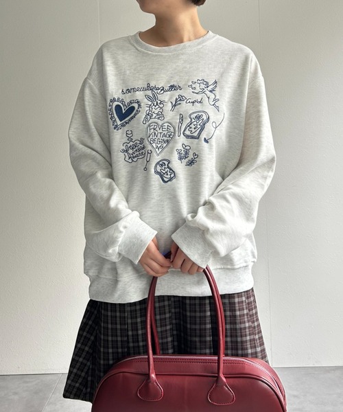 LAC-VERT（ラック・ヴェール）の「【選べる素材】落書き刺繍スウェット（スウェット・レディース・グレー系その他/グレー/ホワイト系その他/アイボリー/ピンク/ピンク系その他・MEDIUM/LARGE）」の15枚目の写真