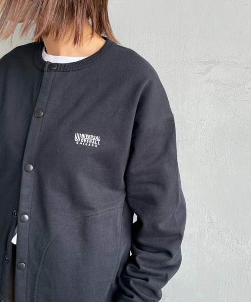 UNIVERSAL OVERALL（ユニバーサルオーバーオール）の「[UNIVERSAL OVERALL/ユニバーサルオーバーオール] 別注 ワンポイントロゴ刺繍 スウェットカーディガン（スウェット・レディース・ブラック/オートミール/ブラウン/グリーン・F）」の14枚目の写真