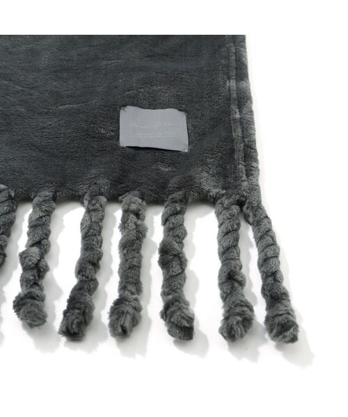 Francfranc（フランフラン）の「ゴーディス なめらか スロー（ひざ掛け） 1700×1300 ダークグレー（寝具・レディース・ダークグレー・FREE）」の2枚目の写真