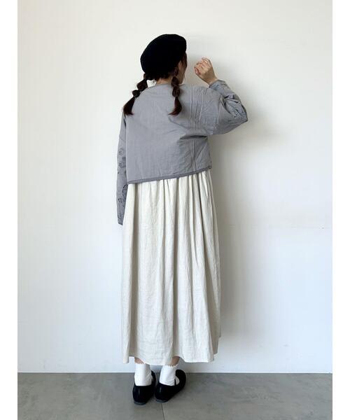 TSUHARU by Samansa Mos2（ツハルバイサマンサモスモス）の「中綿カットワークキルトジャケット（ノーカラージャケット・レディース・キナリ/ブルー/ブラック・F）」の10枚目の写真