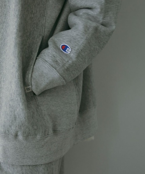 ETRE TOKYO（エトレトウキョウ）の「Champion REVERSE WEAVE V/N スウェットカーデ（カーディガン/ボレロ・レディース・ネイビー/オートミール/グレー・FREE）」の15枚目の写真