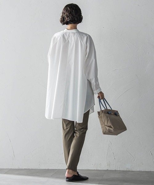 la.f…（ラエフ）の「【WEB限定】“体型カバーも叶う”3WAYチュニックブラウス≪洗濯機で洗える≫（シャツ/ブラウス・レディース・オフホワイト/キャメル/ダークネイビー・9号）」の7枚目の写真