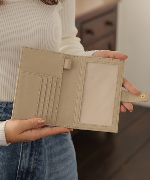 ALTROSE（アルトローズ）の「マルチケース パスポート カード 通帳 キルト 旅行 ルルナ（パスポートケース・レディース・アイボリー/ブラック/グレイッシュベージュ・FREE）」の12枚目の写真